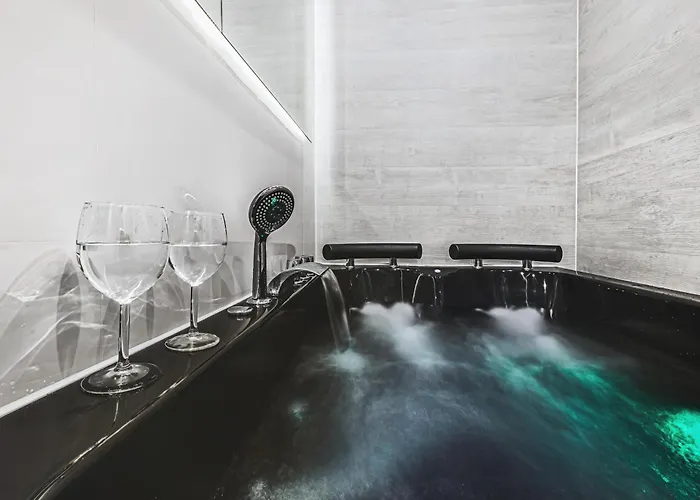 Przytulne Gniazdko W Centrum Wroclawia 아파트 *